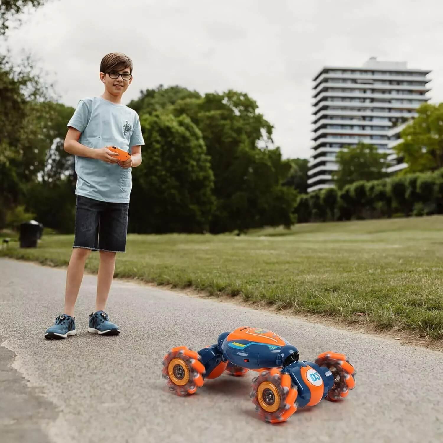 Kids Remote Control Stunt Car 360° Twist Climbing Car 3 Control Methods with Light Music